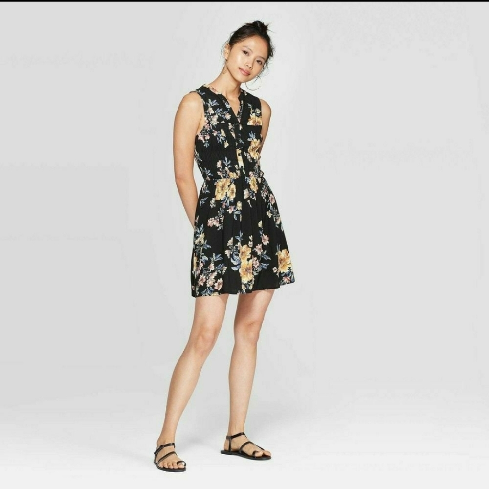 NWT Exhilaration black floral dress size Med